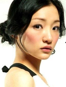 黄一晗个人资料,才华横溢的年轻艺术家，揭秘其多彩人生